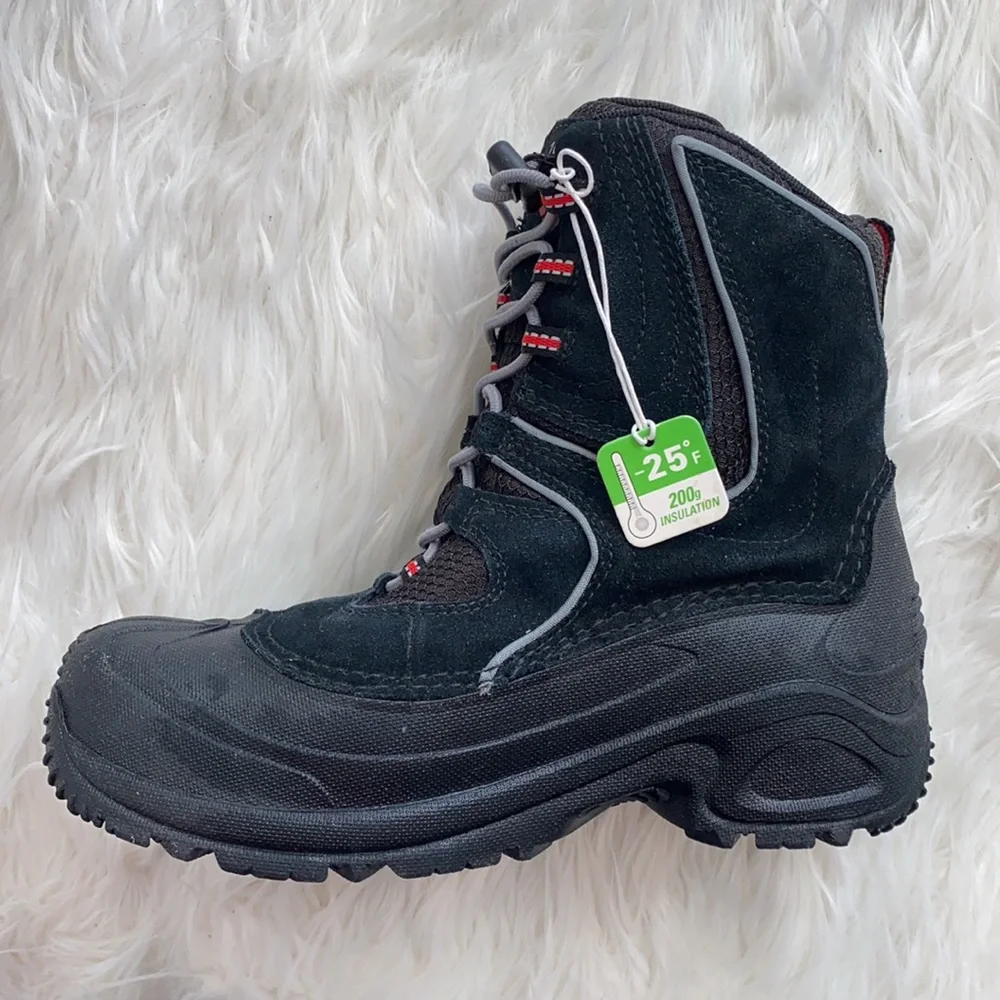 Columbia black details dust